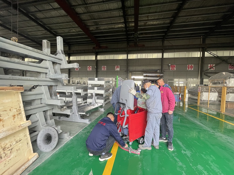 針對(duì)不同地面，怎么使用洗地機(jī)？